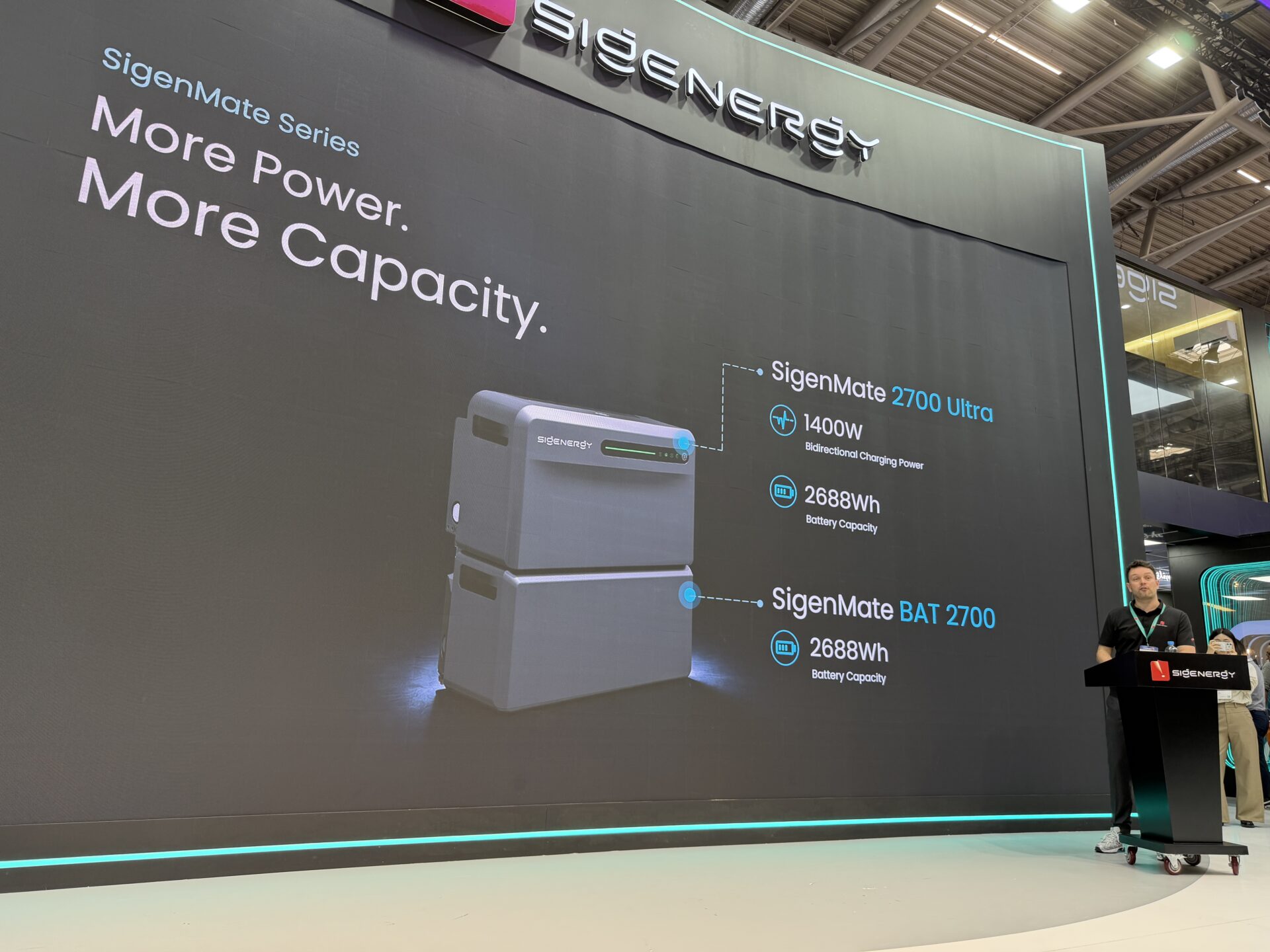 Sigenergy lanceert SigenMate 2700 Ultra: een stekkerbatterij die óók energie kan handelen